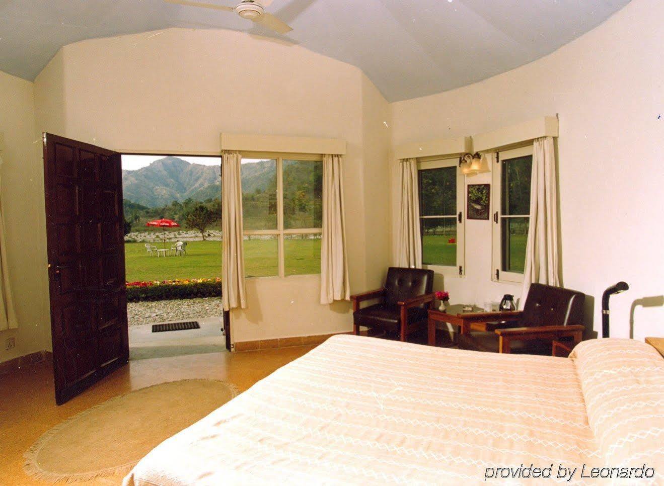 Welcomheritage Tarangi Ramganga Resort, Corbett Marchula Exterior photo